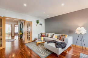 Downtown House with Terrace with babycot